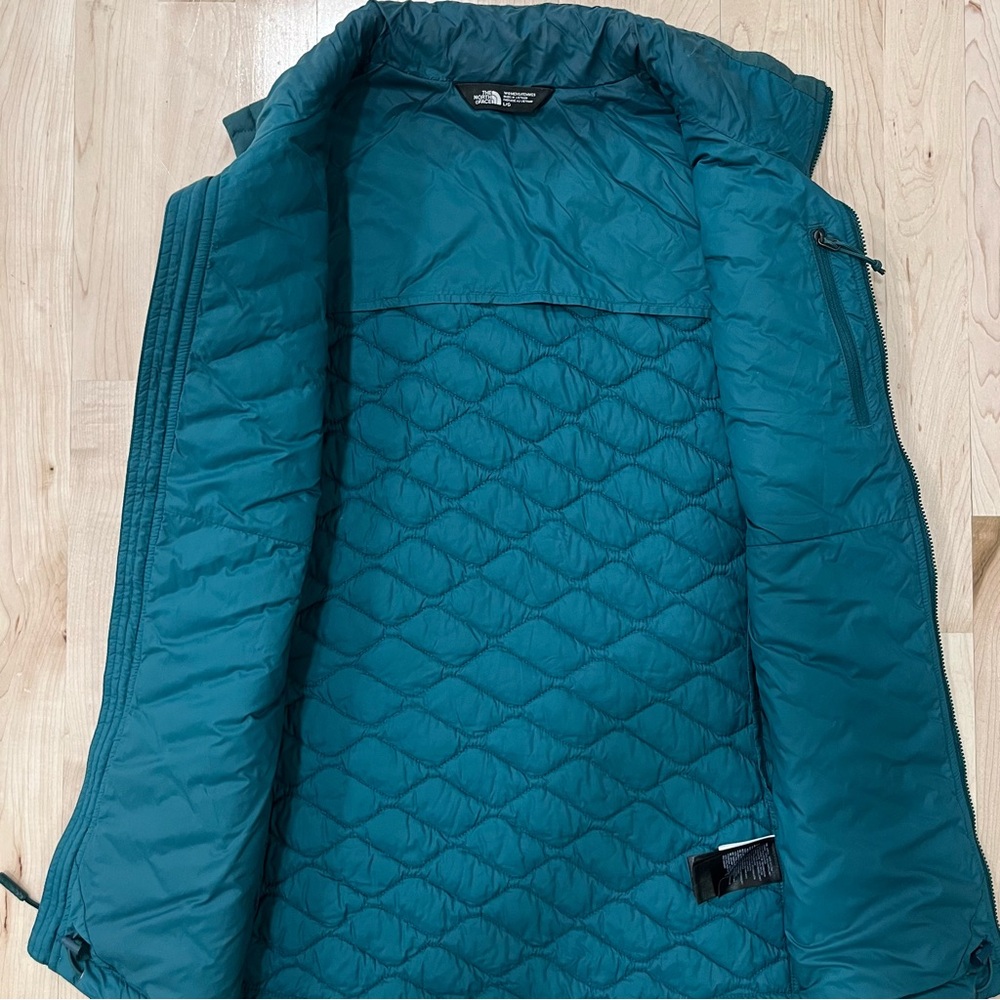 The North Face ThermoBall Teal Quilted Vest Size: Large - Picture 3 of 5